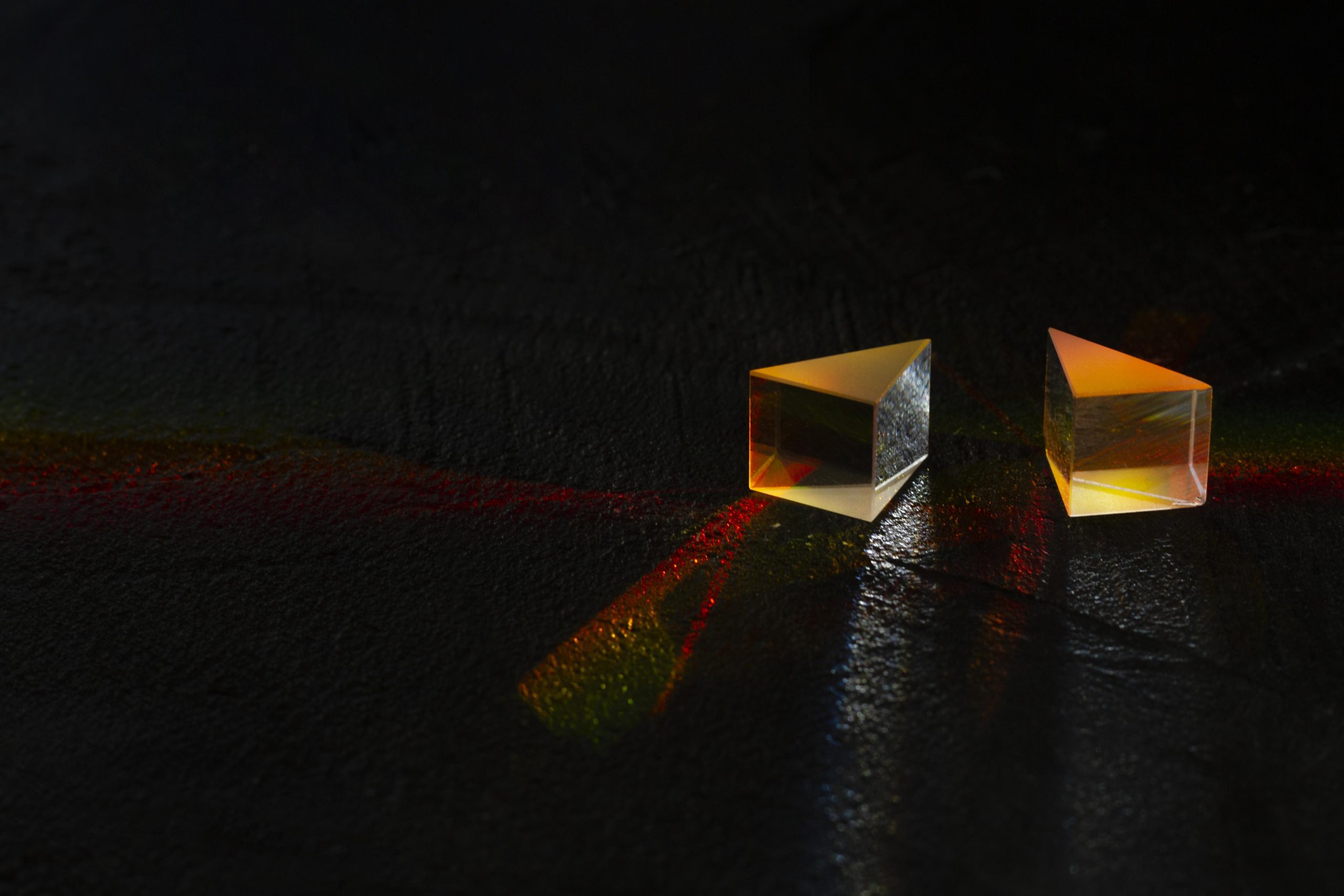 lights-prisms-effect-close-up