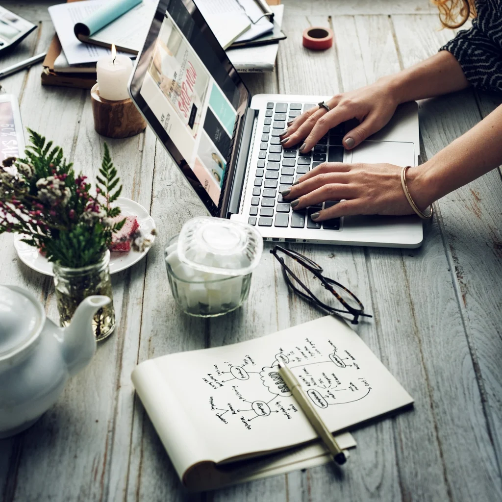 side-view-woman-using-computer-laptop